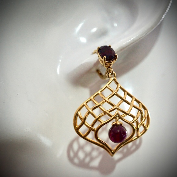 Pyrope Garnet with Amethyst Vermeil Earrings - Picture 1 of 11